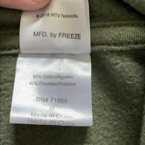 MTV cropped green hoodie Size Medium - Picture 7 of 7